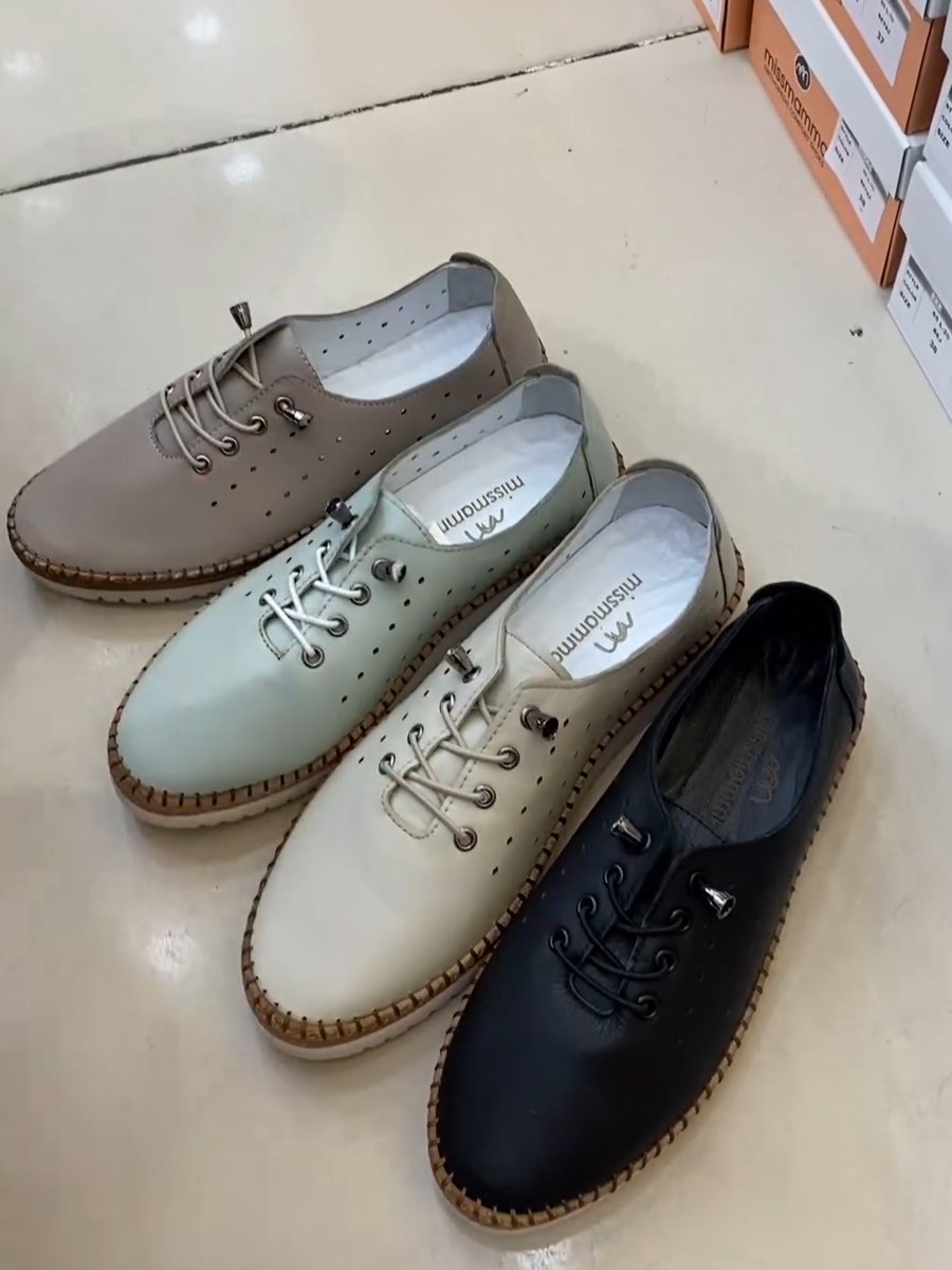 Men's hollow leather casual shoes