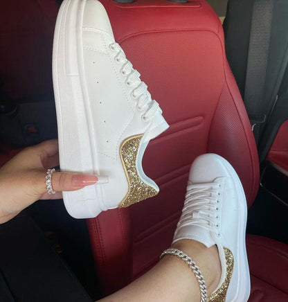 Shinning Tail Embellished Casual Shoes